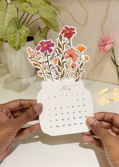 Blooms in time - Desk Calendar